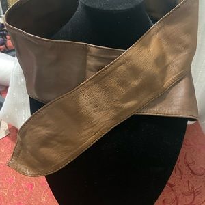 Vintage Calvin Klein two tone buttery leather tie belt. Small